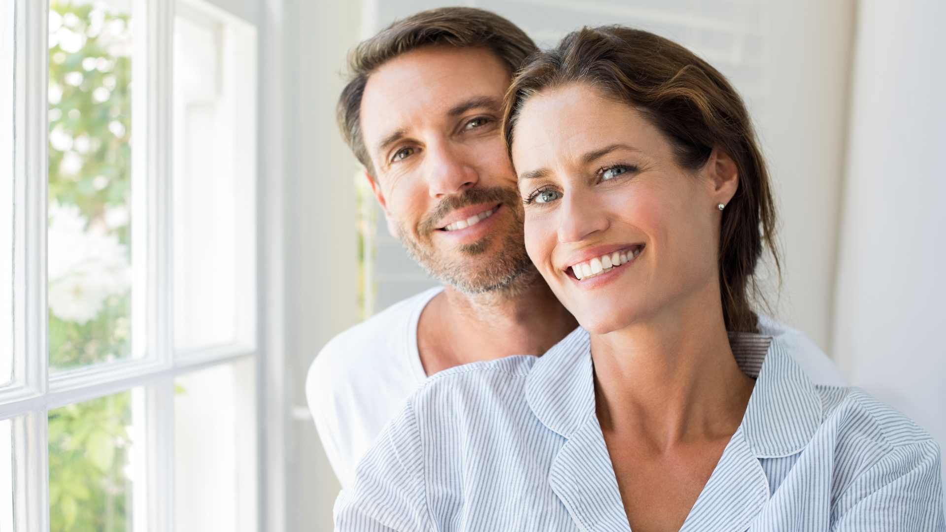 Couple possibly from NC, TN, or SC looking in love and connected; symbolizing how to fix your relationship with couples therapy intensive or a couples therapy retreat.